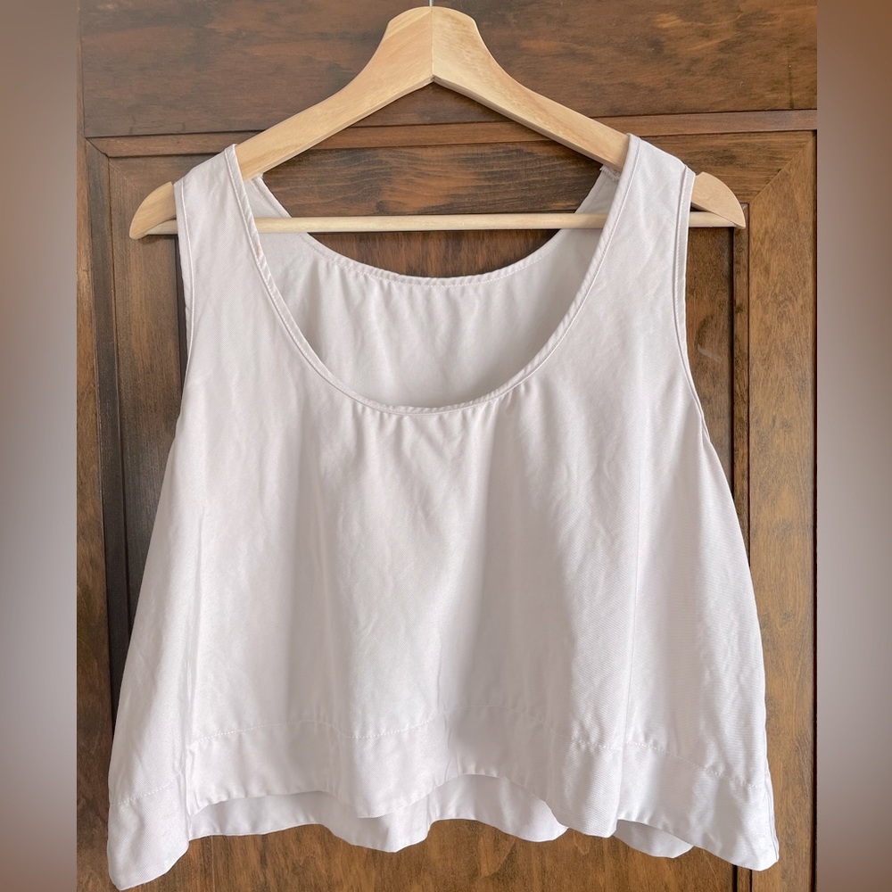 Hackwith design house women’s tank top, cropped. Pink/beige color.